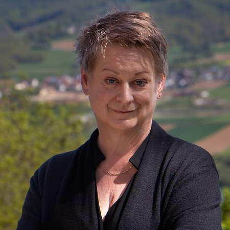 Annette Schäfer, Geschäftsführung